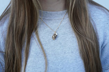 Load image into Gallery viewer, Dark Coastal Shell Necklace