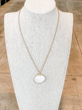 Load image into Gallery viewer, White Natural Seashell Necklace