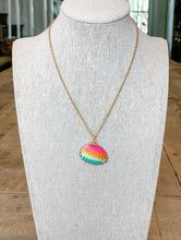 Load image into Gallery viewer, Tye Dye Shell Necklace
