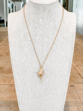Load image into Gallery viewer, Gold Seashell Necklace
